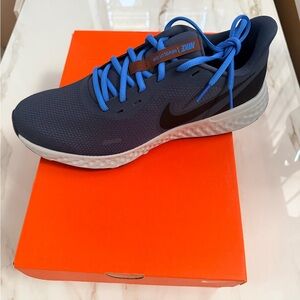 Nike Men’s revolution 5